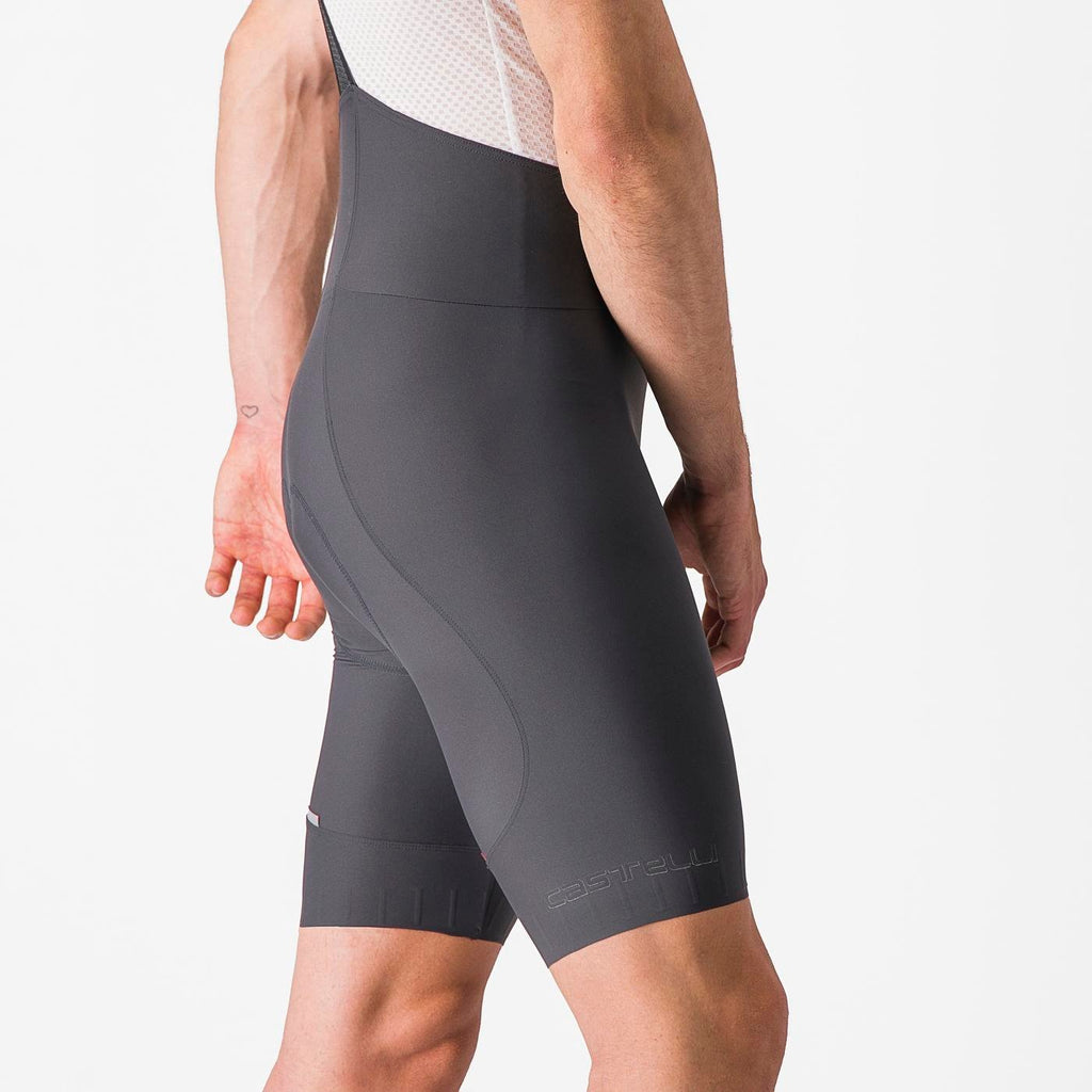 Tejido técnico, ventilación eficiente y diseño italiano en el nuevo Castelli Espresso Bibshort gris oscuro
