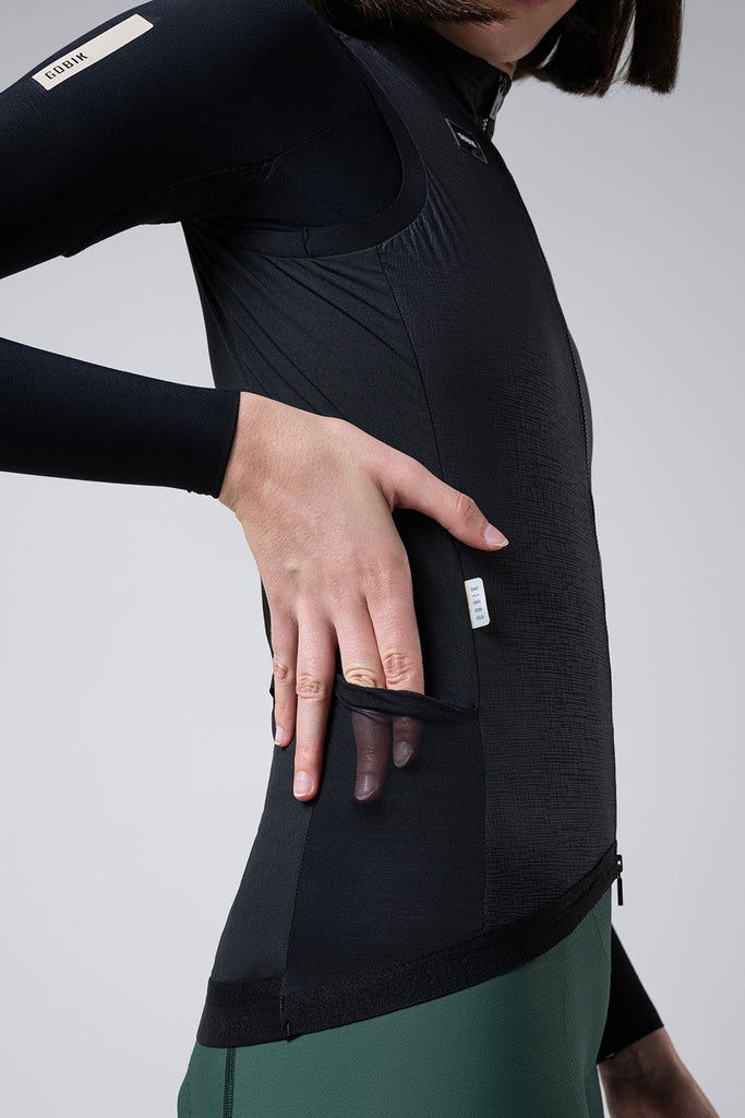 CHALECO NEGRO PARA MUJER CICLSITA GOBIK VECTOR 2.0 CROW