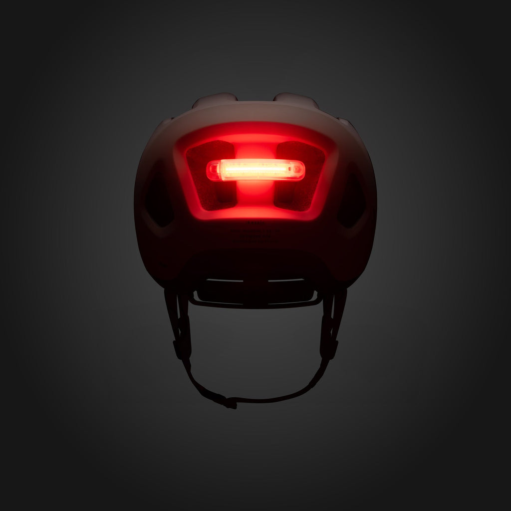 Luz del Casco Fizik Kàssis Mud/Sand disponible en SERJAF Cycling Chile con envío rápido