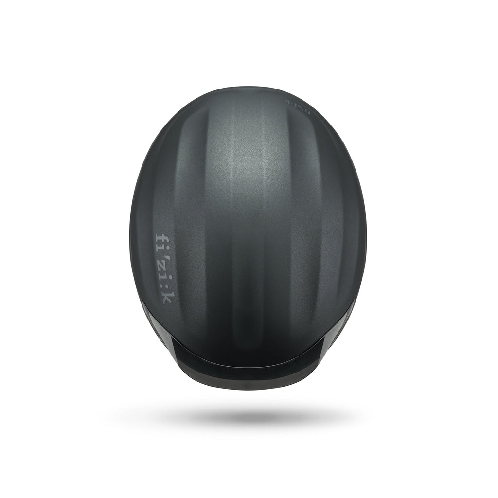 Vista superior Casco Fizik Kudo Aero Black en ruta, diseño elegante y seguro