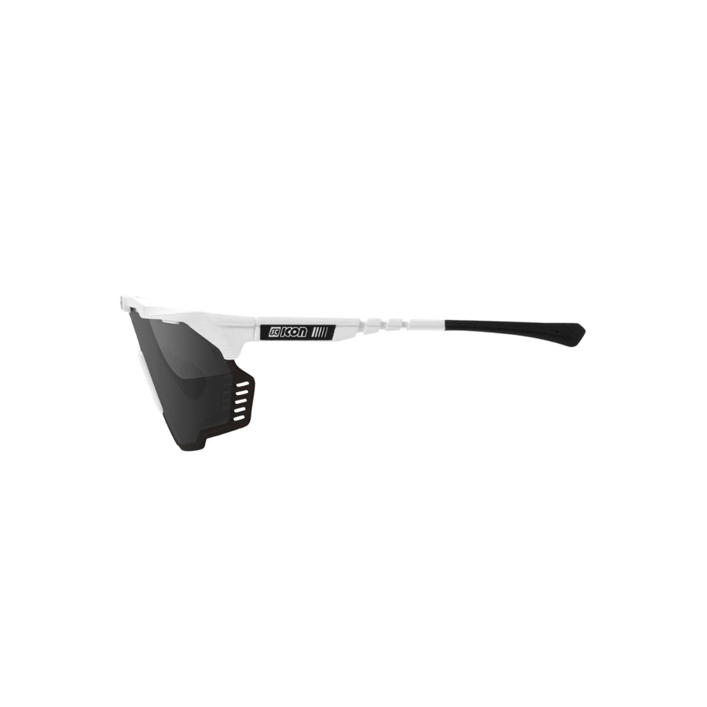 Diseño aerodinámico y visión optimizada con los Scicon Aeroshade Kunken. Cómpralos en SERJAF Cycling y págalo en cuotas precio contado.
