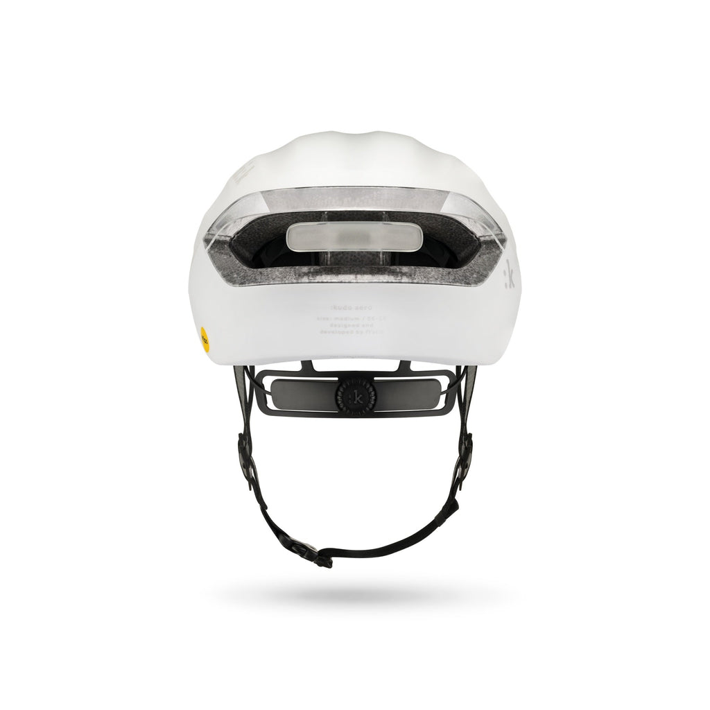 Detalle del sistema de ajuste micrométrico del casco Fizik Kudo Aero White