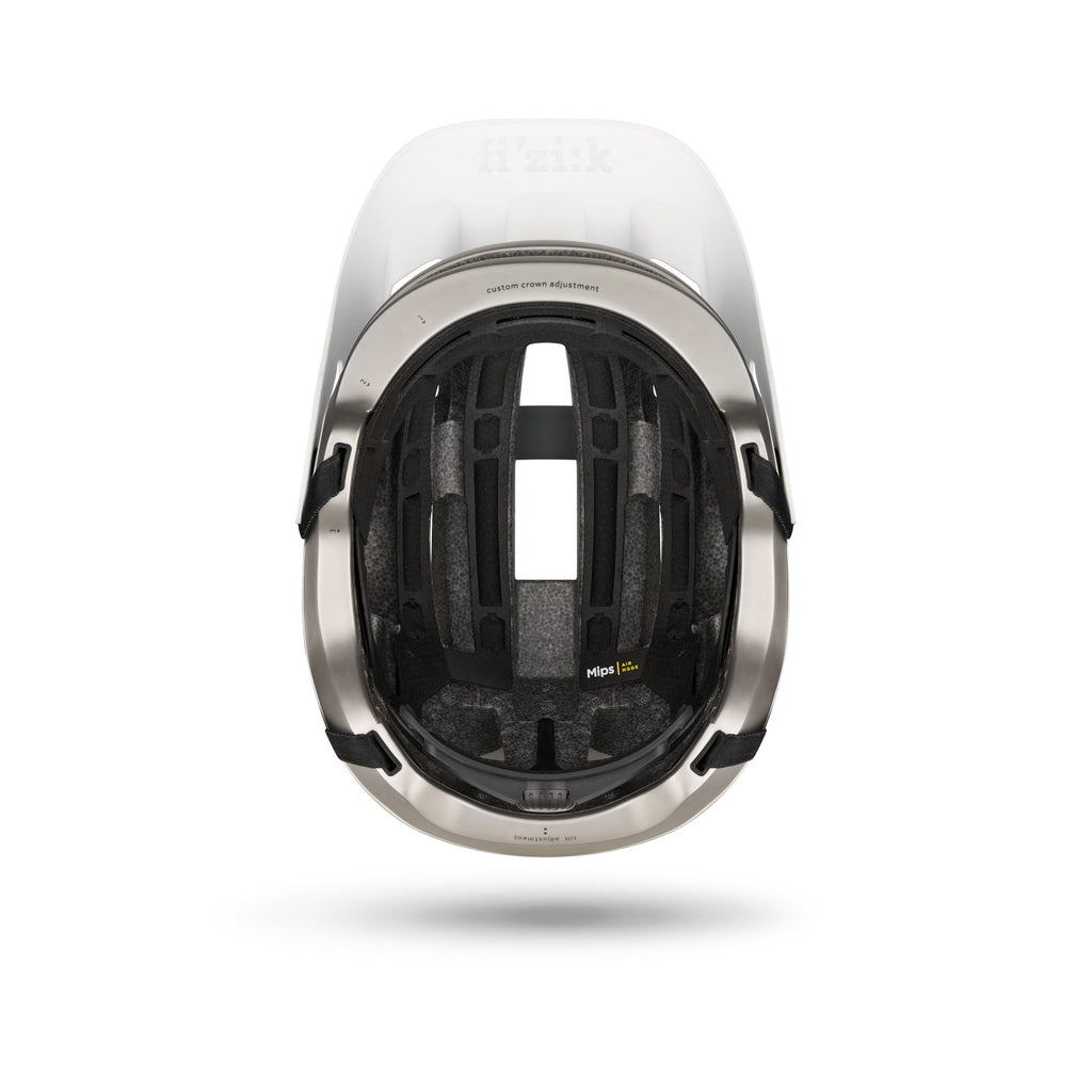 Casco Fizik Kàssis Mud/Sand con carcasa de doble densidad y ventilación eficiente