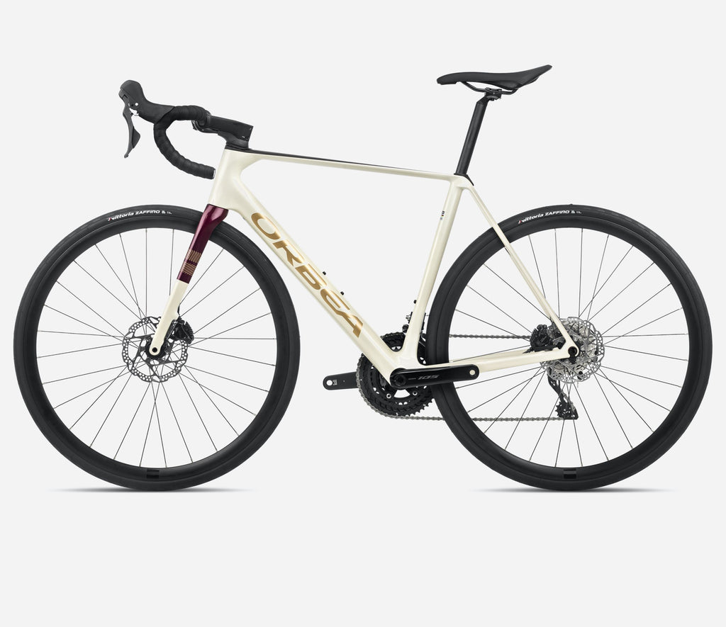 Ver Bicicleta Orbea ORCA M30 Color Blanco Marfil Plato Shimano 105 en SERJAF Cycling Chile
