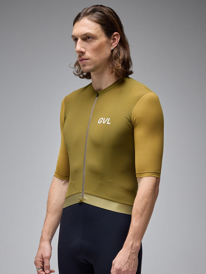 Tricota de ciclismo Givelo C.D.A color amarillo, tecnología textil avanzada; representante oficial SERJAF Cycling en Lo Barnechea