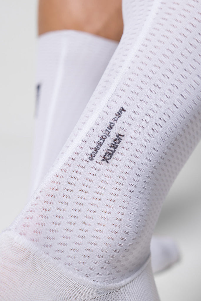 Calcetines Gobik en Chile para ciclismo referencia vortex unisex salt blancos