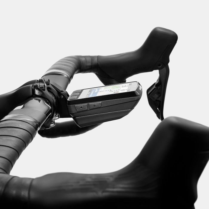 Diseño aerodinámico del ciclocomputador ELEMNT BOLT 3 desde perfil