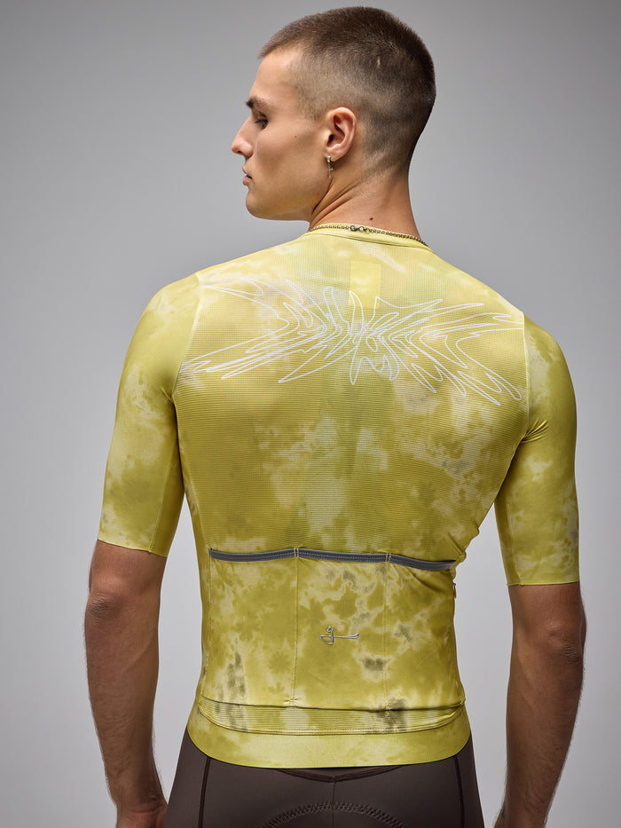 Ver Tricota de Ciclismo Unisex Givelo G90 LIGHT de la serie Botanic en color amarillo y manga corta disponible en Lo Barnechea Serjaf Cycling