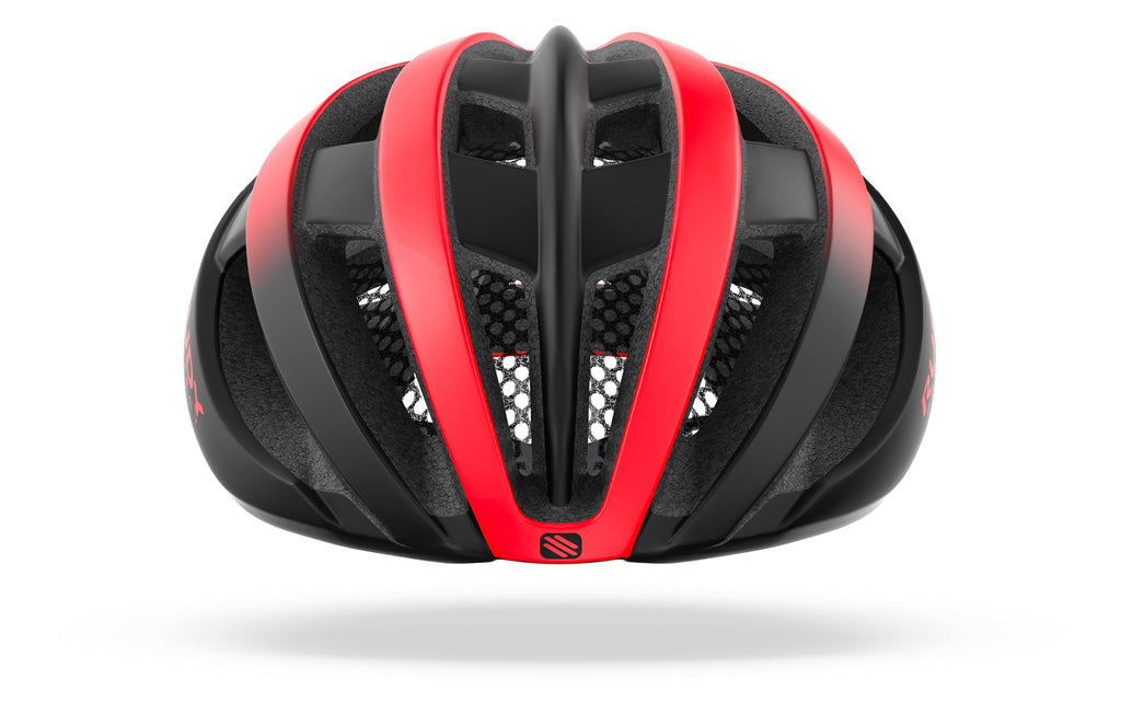 Casco diseñado para disipar el calor y mantener la cabeza fresca
