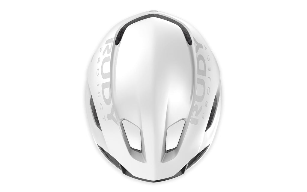 Casco con canales internos de flujo de energía direccional
