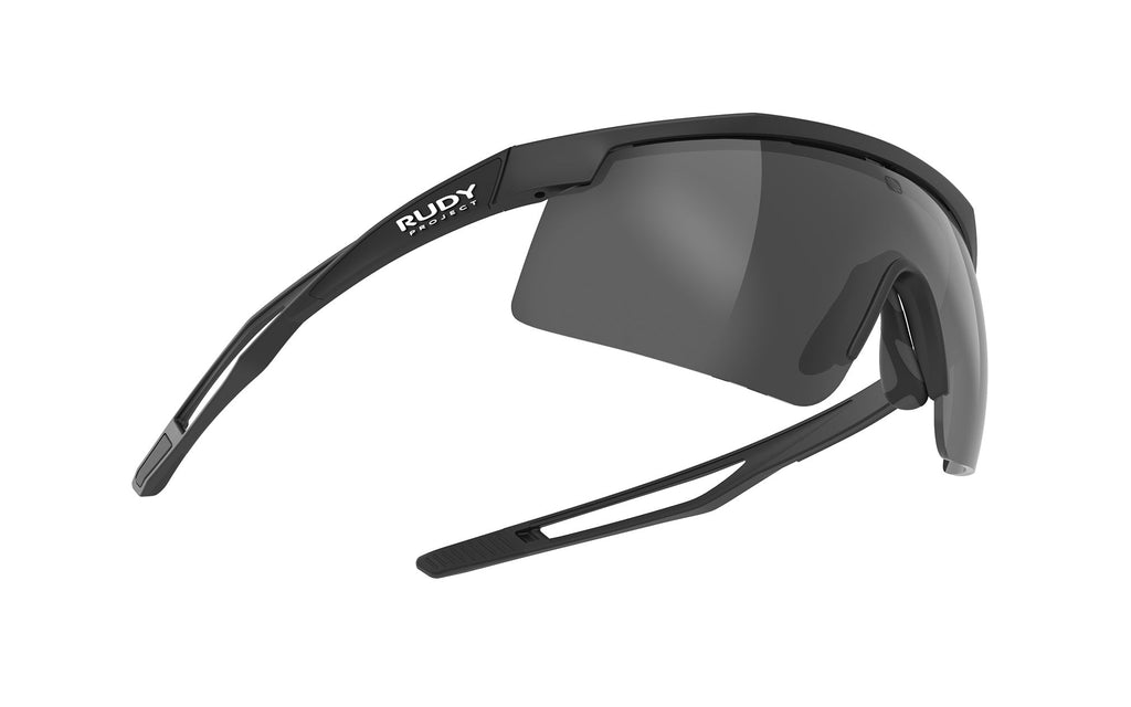 Lentes fotocromáticos Turbolence ajustándose al cambio de luz