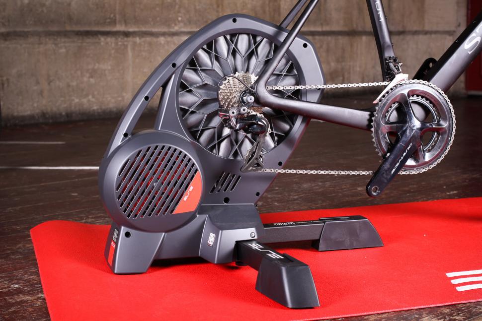 Rodillo Inteligente ELITE DIRETO de Transmisión Directa para Zwift, MyWhoosh de bicicleta rutera, gravel o MTB