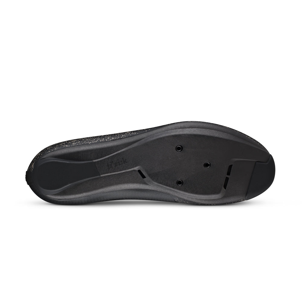 Diseño exclusivo de la edición especial clásica en las zapatillas Fizik Tempo Overcurve R4 negro, optimizado para la biomecánica del pedaleo y reducción de fatiga en competencias y entrenamientos intensos