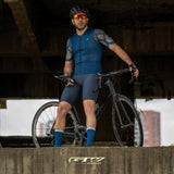 Modelo Tricota Ciclismo GW Manga Corta Endurance GUM SERJAF Cycling